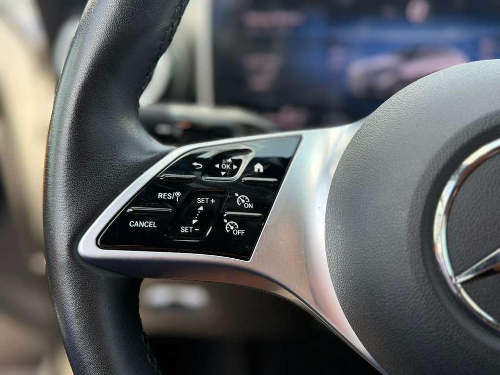 Mercedes-Benz C-Class C300 4MATIC Sedan 2025