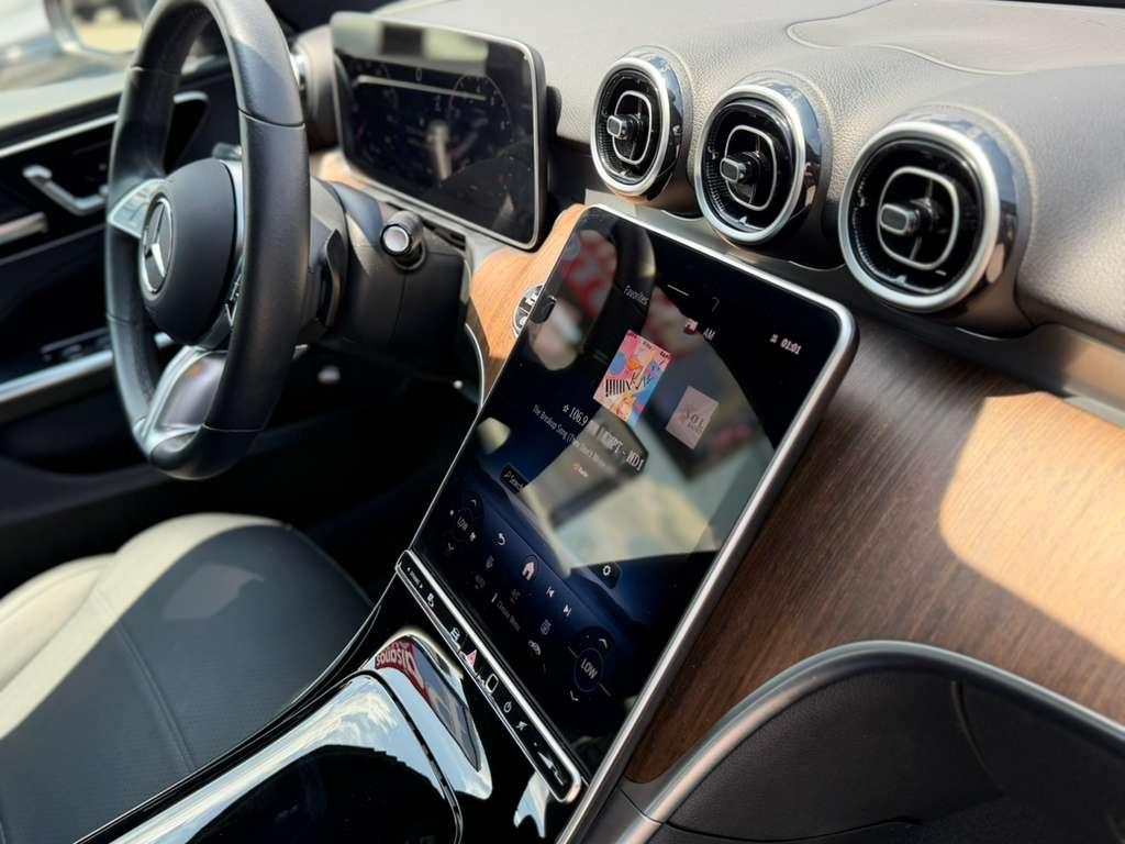 Mercedes-Benz C-Class C300 4MATIC Sedan 2025
