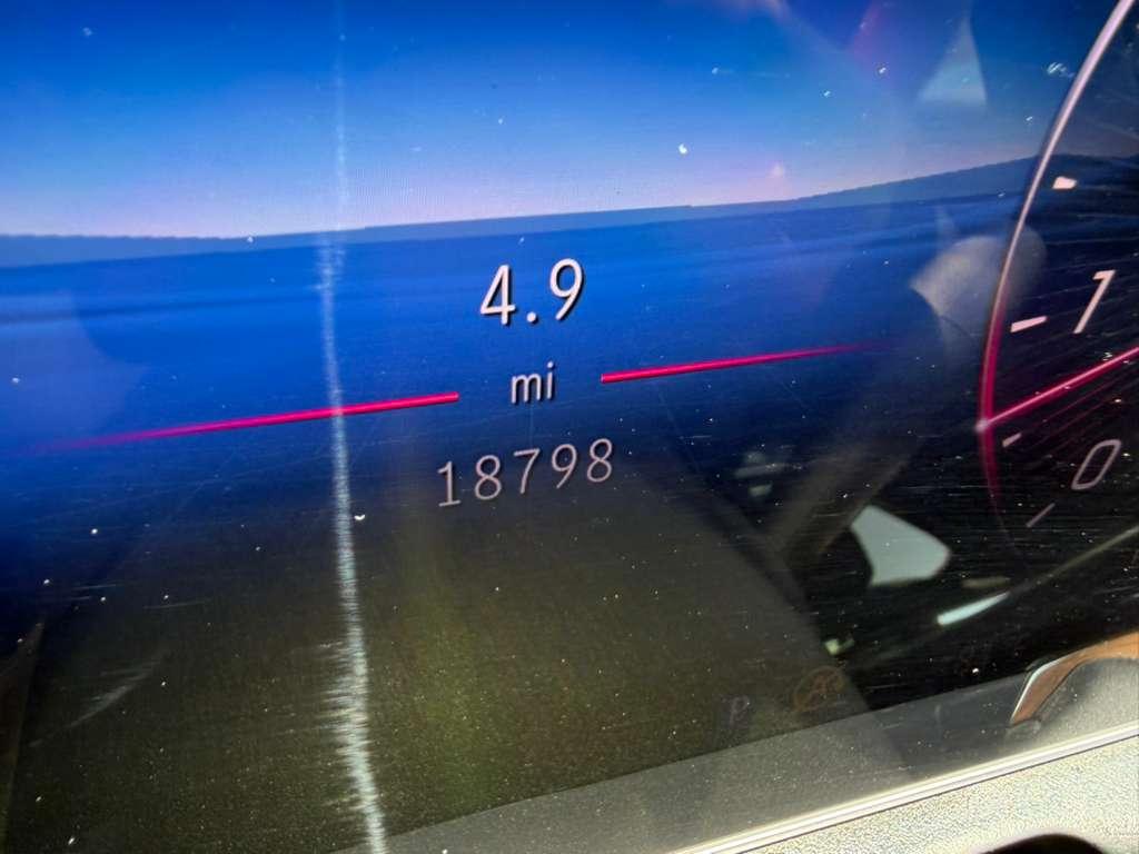 Mercedes-Benz C-Class C300 4MATIC Sedan 2025