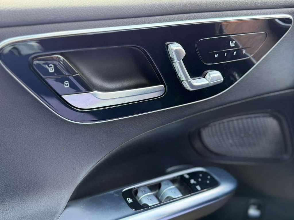 Mercedes-Benz C-Class C300 4MATIC Sedan 2025