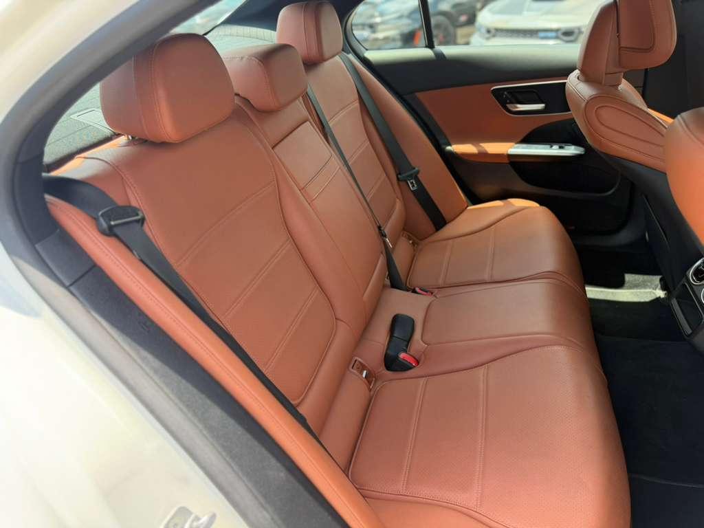 Mercedes-Benz C-Class C300 4MATIC Sedan 2025