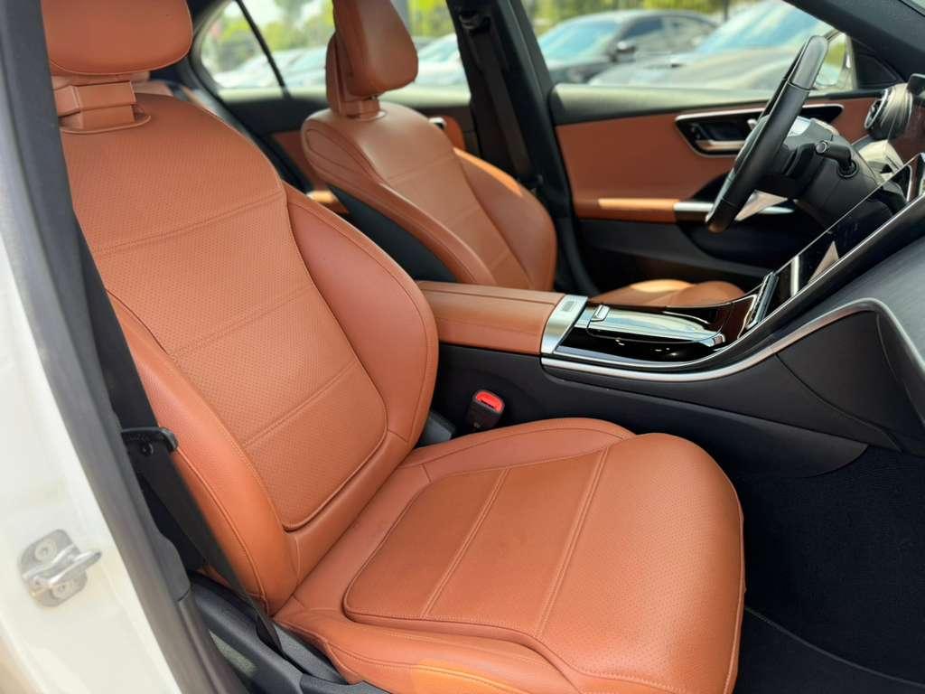 Mercedes-Benz C-Class C300 4MATIC Sedan 2025
