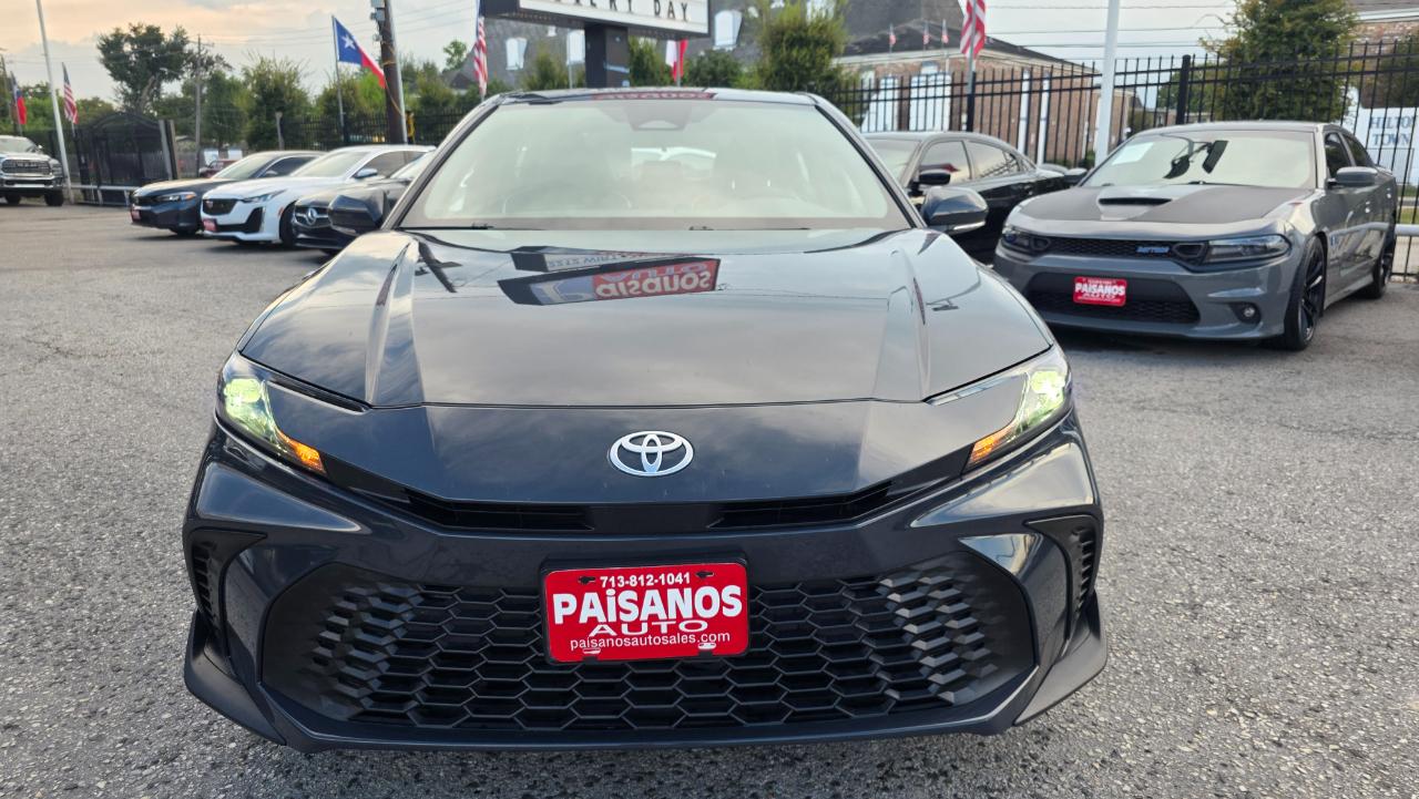 Toyota Camry Hybrid SE 2025