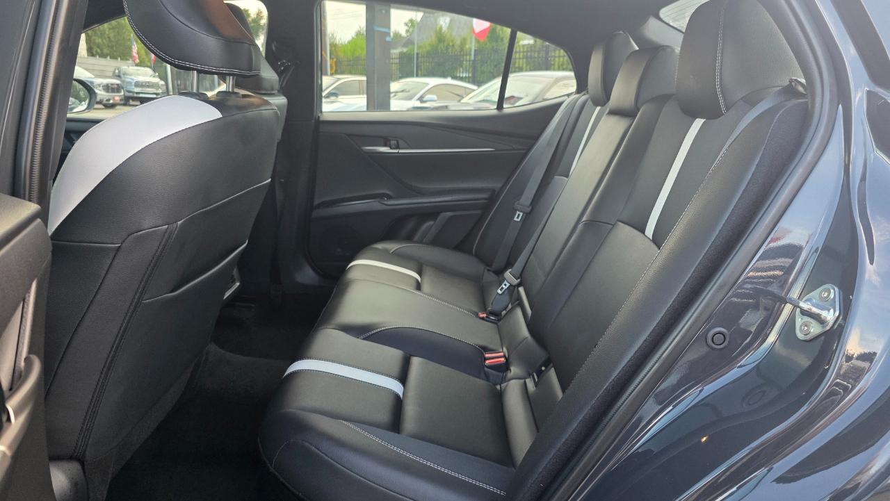 Toyota Camry Hybrid SE 2025
