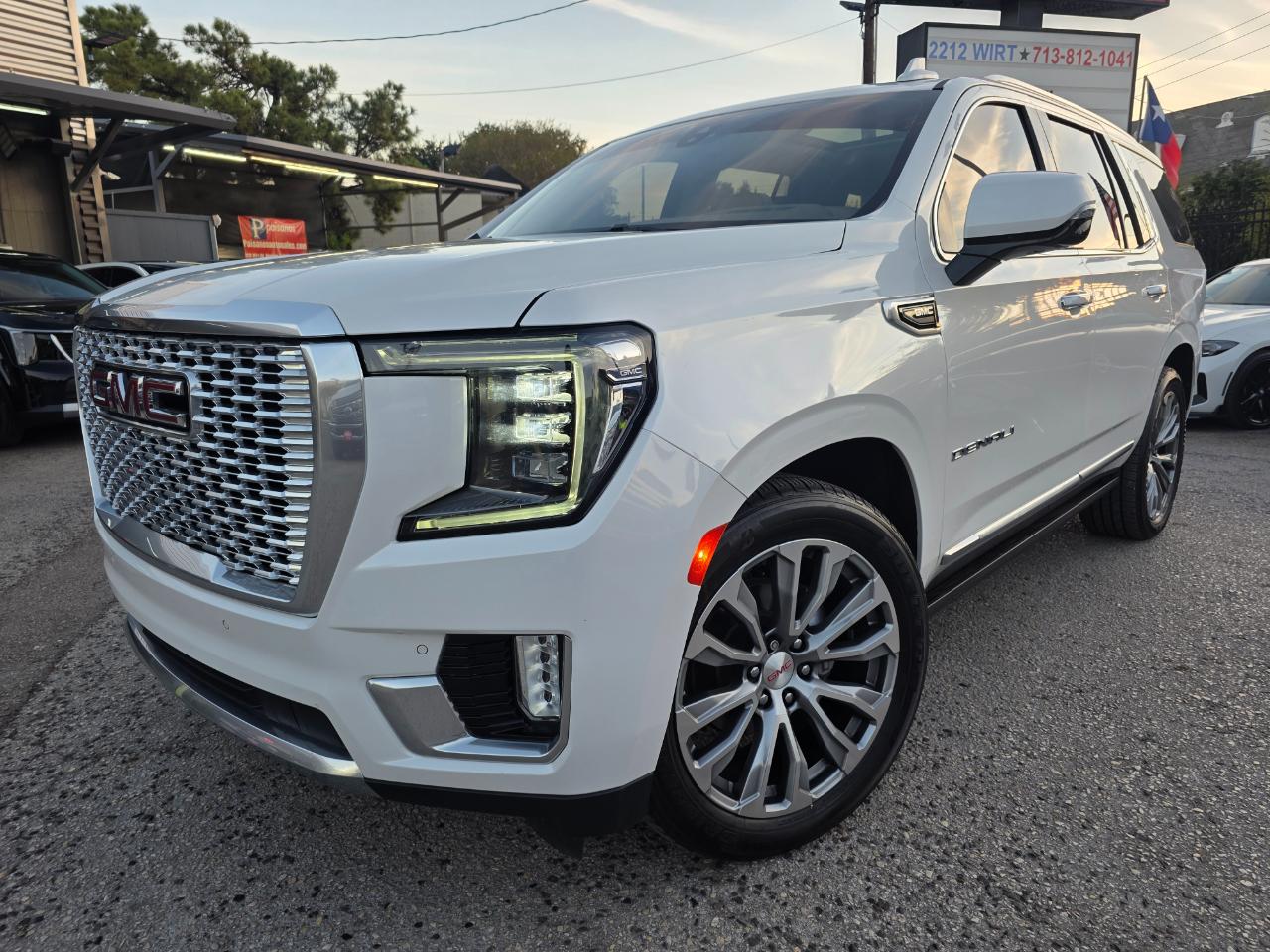 GMC Yukon Denali 4WD 2021