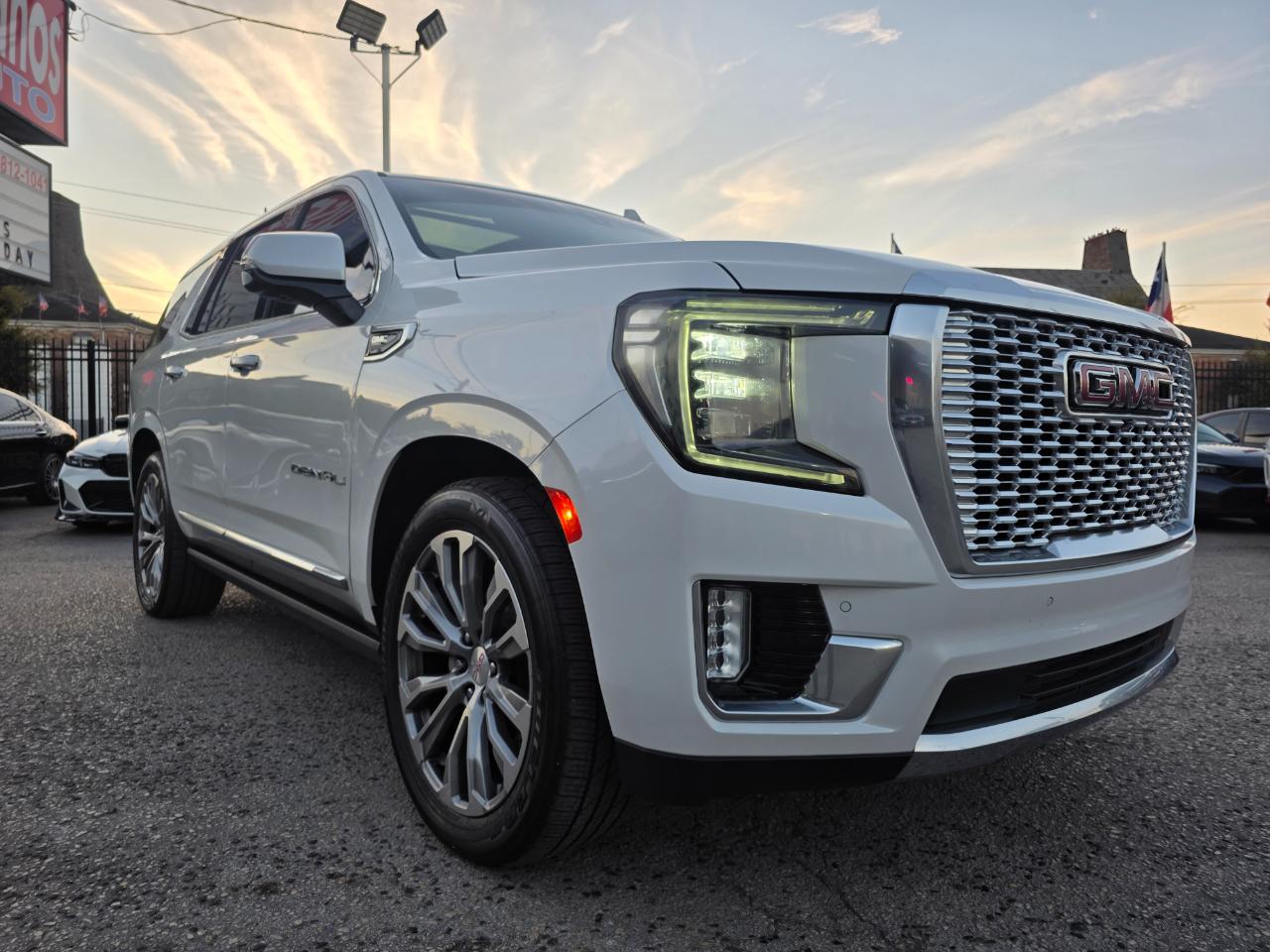 GMC Yukon Denali 4WD 2021
