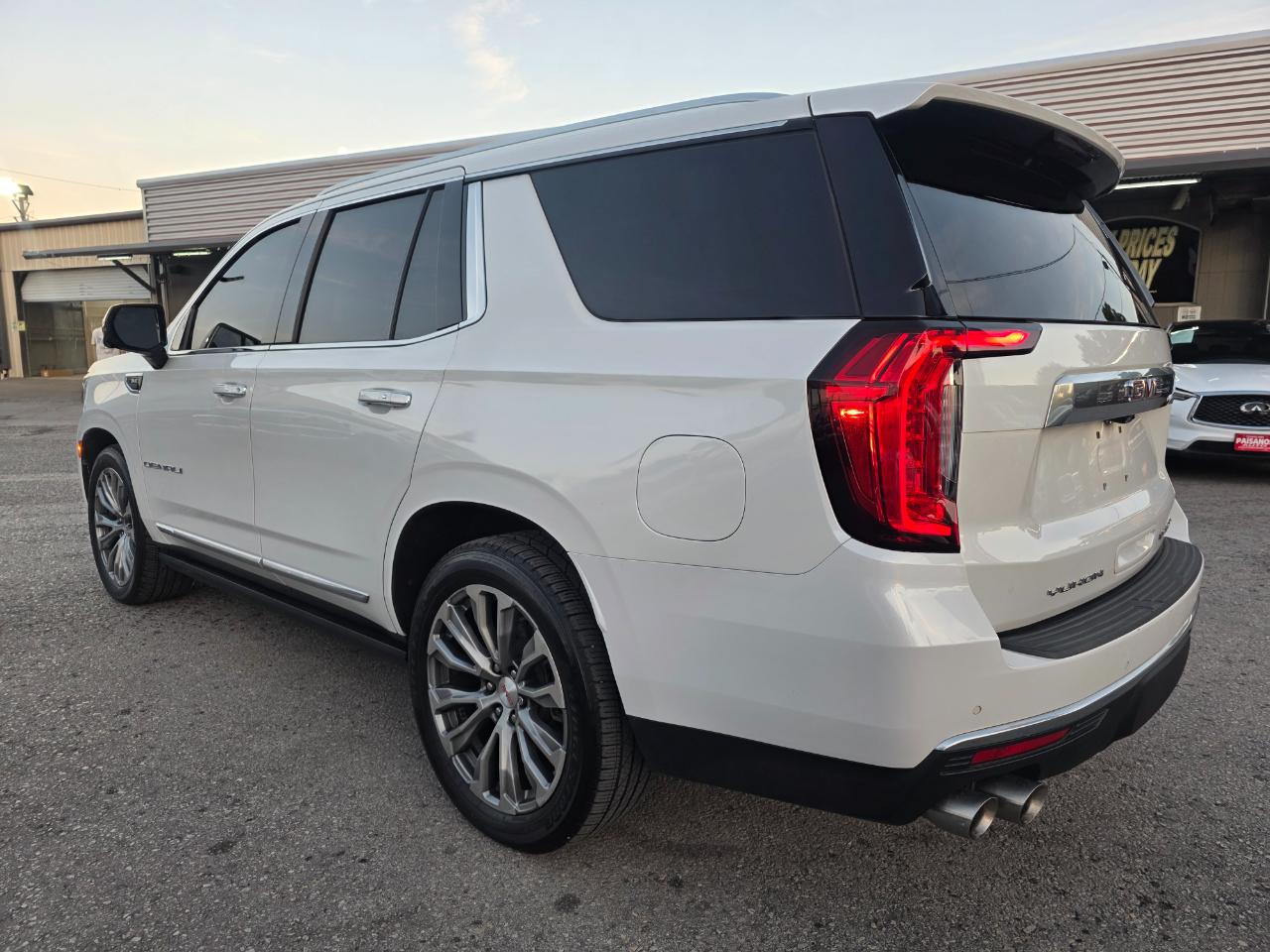 GMC Yukon Denali 4WD 2021