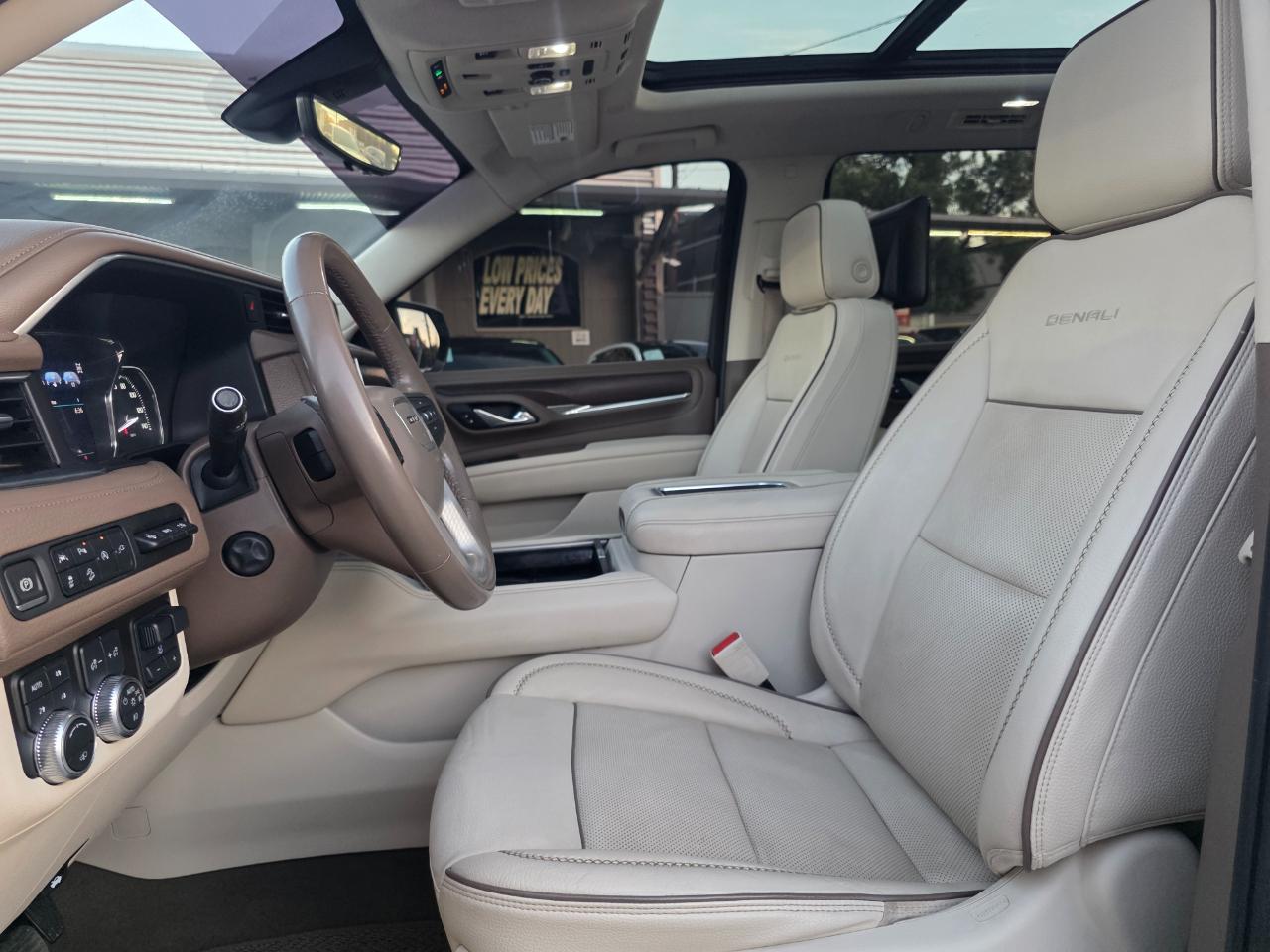 GMC Yukon Denali 4WD 2021