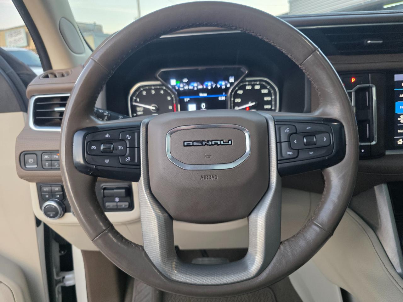 GMC Yukon Denali 4WD 2021