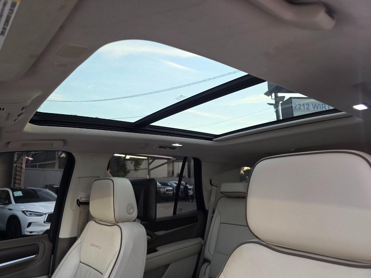 GMC Yukon Denali 4WD 2021