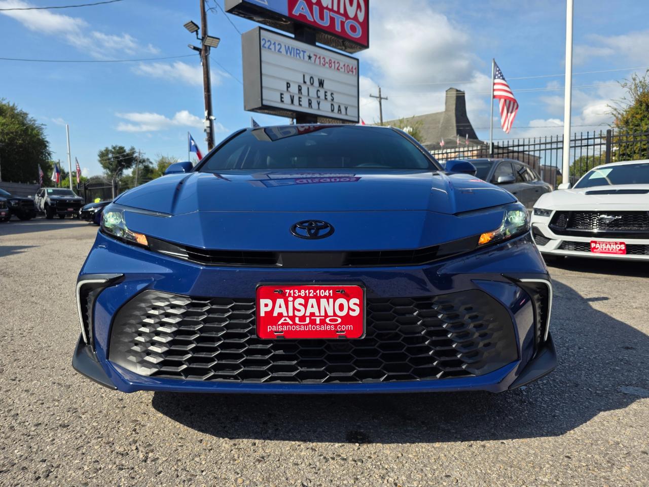 Toyota Camry Hybrid SE 2025