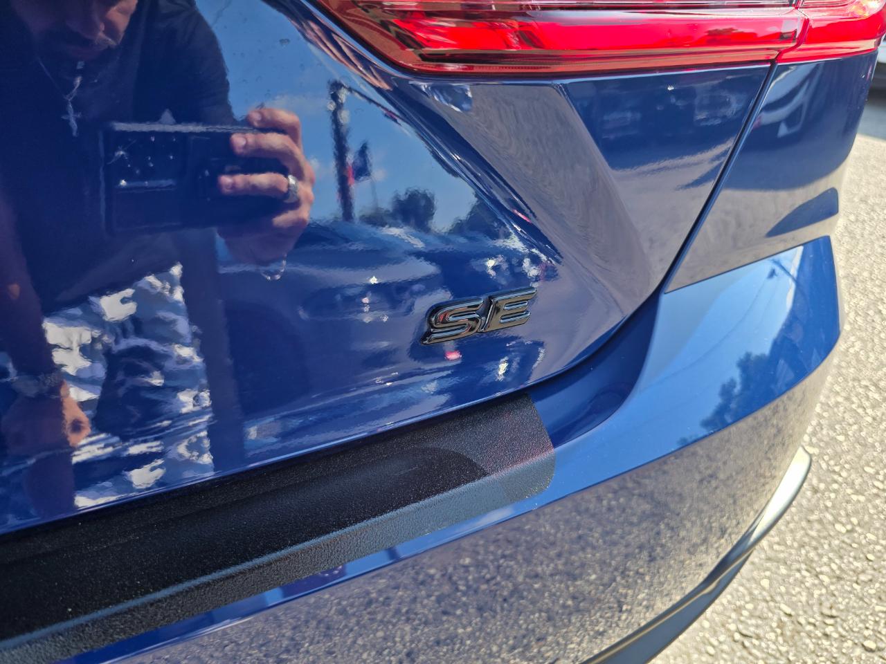 Toyota Camry Hybrid SE 2025
