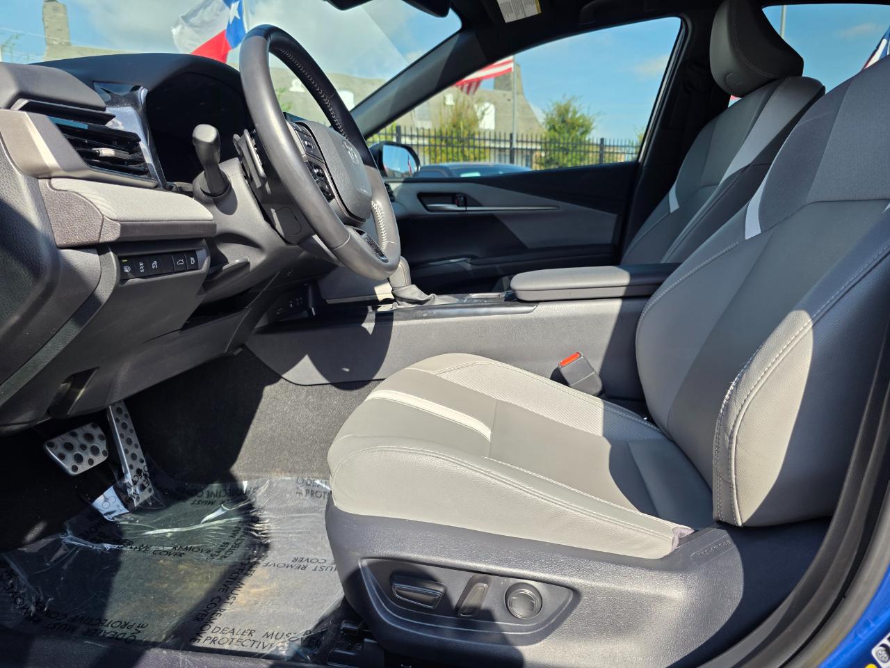 Toyota Camry Hybrid SE 2025