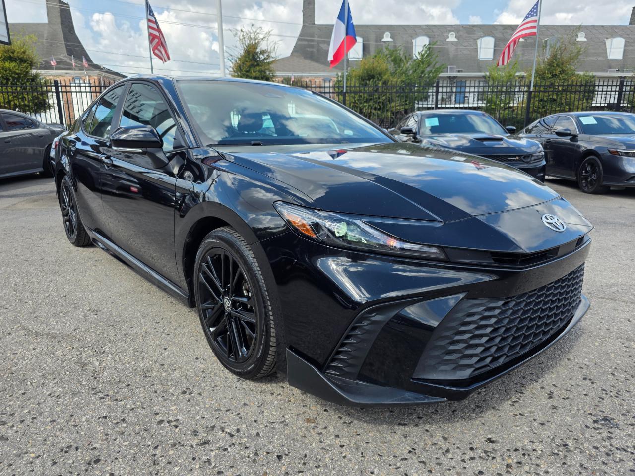 Toyota Camry Hybrid  2025