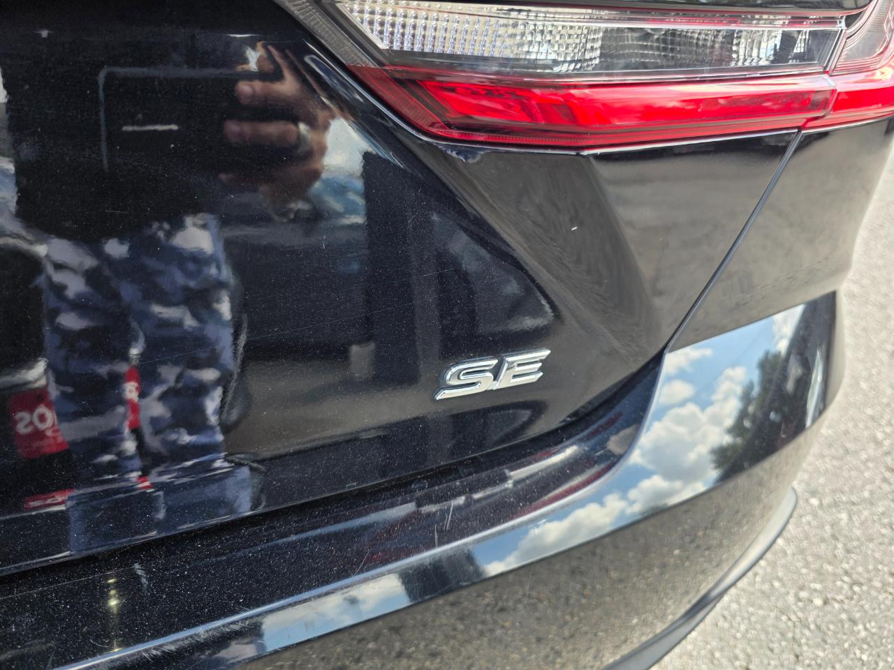 Toyota Camry Hybrid  2025