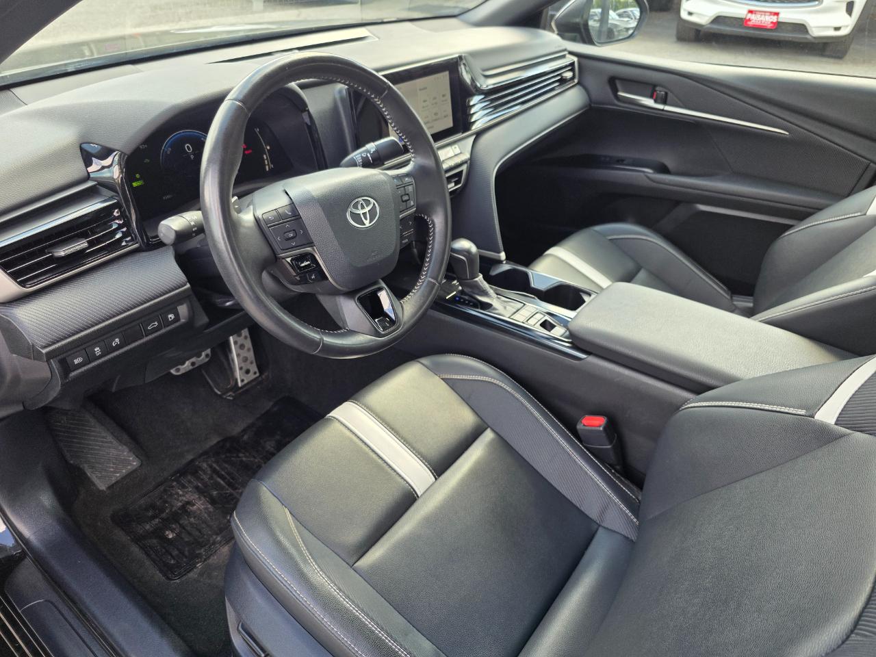 Toyota Camry Hybrid  2025