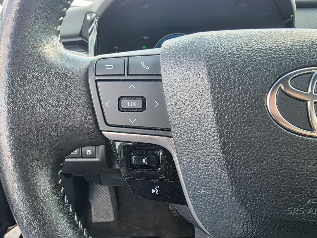 Toyota Camry Hybrid  2025