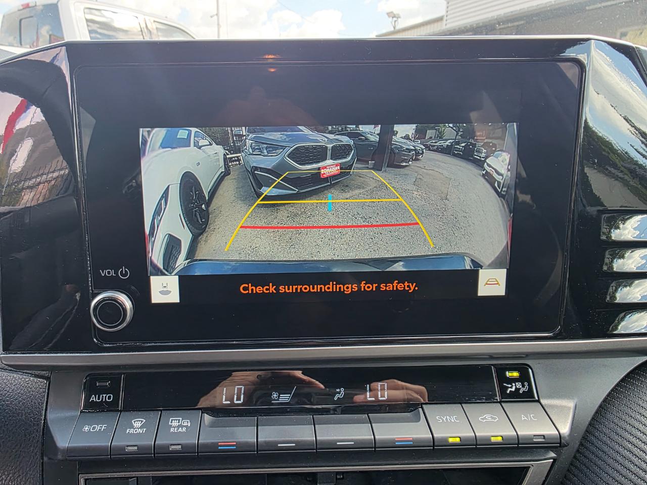 Toyota Camry Hybrid  2025