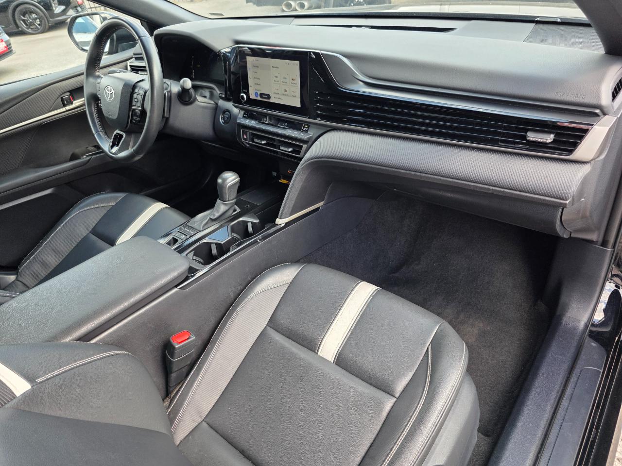 Toyota Camry Hybrid  2025