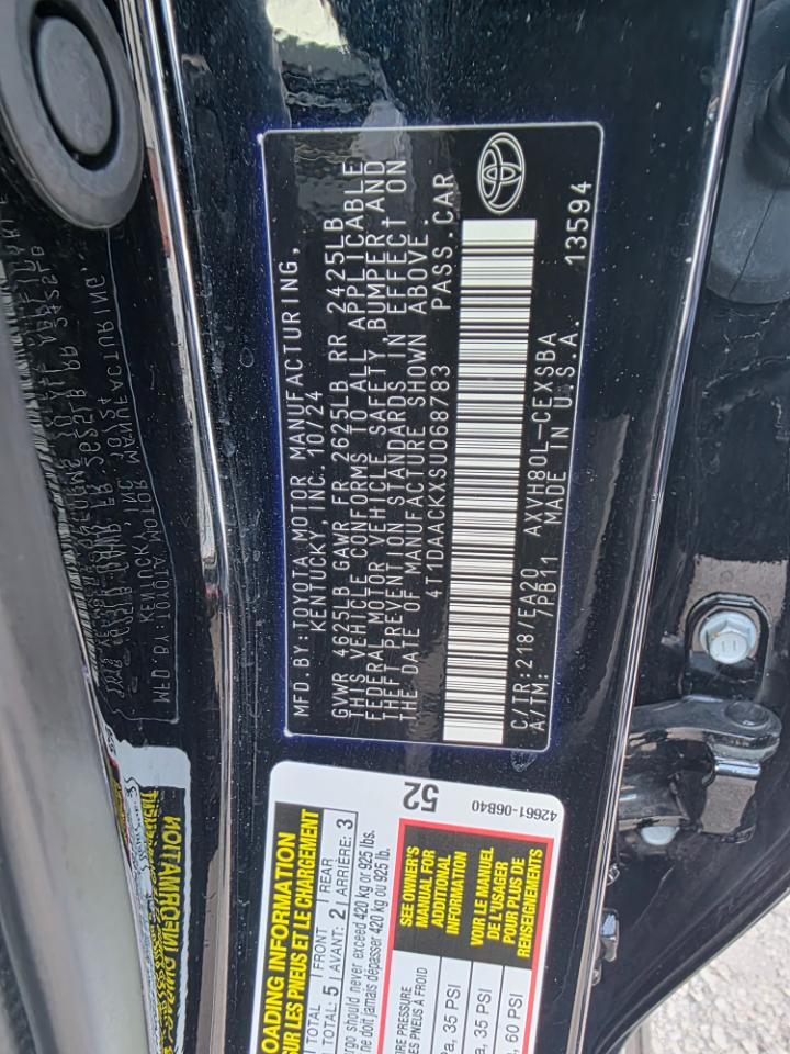 Toyota Camry Hybrid  2025