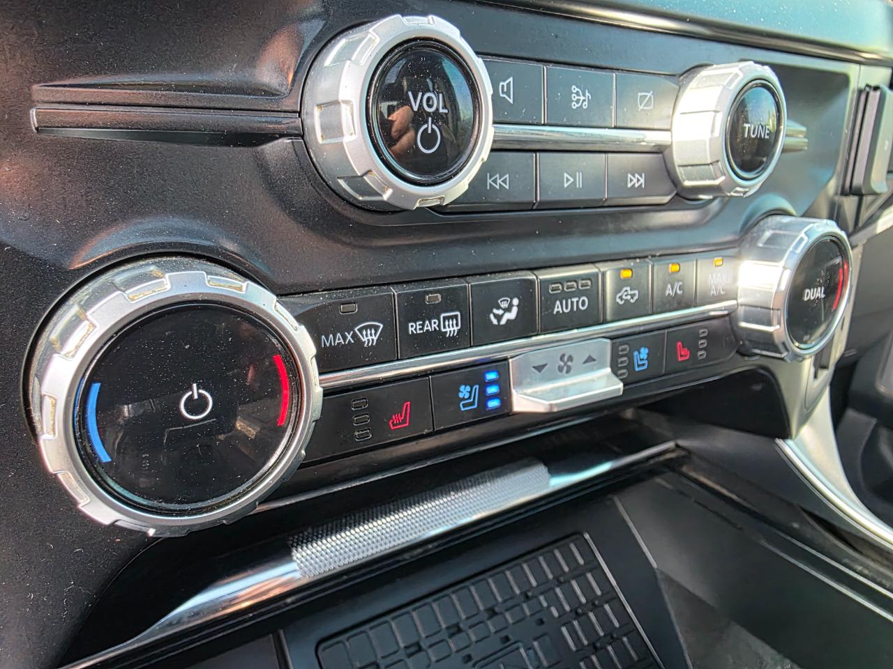 Ford F-150 Lariat SuperCrew 5.5-ft. Bed 4WD 2023