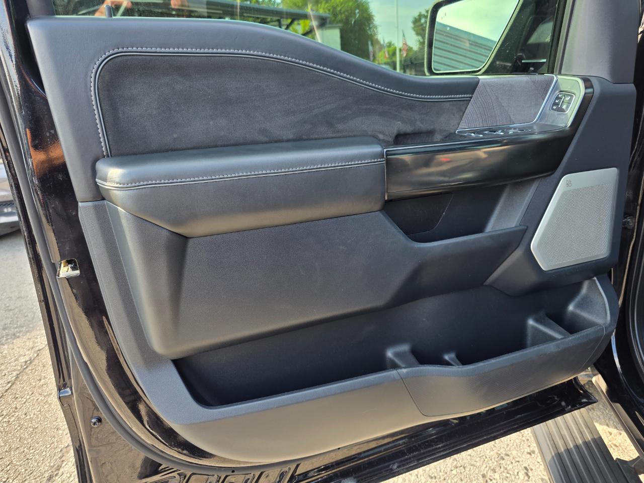 Ford F-150 Lariat SuperCrew 5.5-ft. Bed 4WD 2023