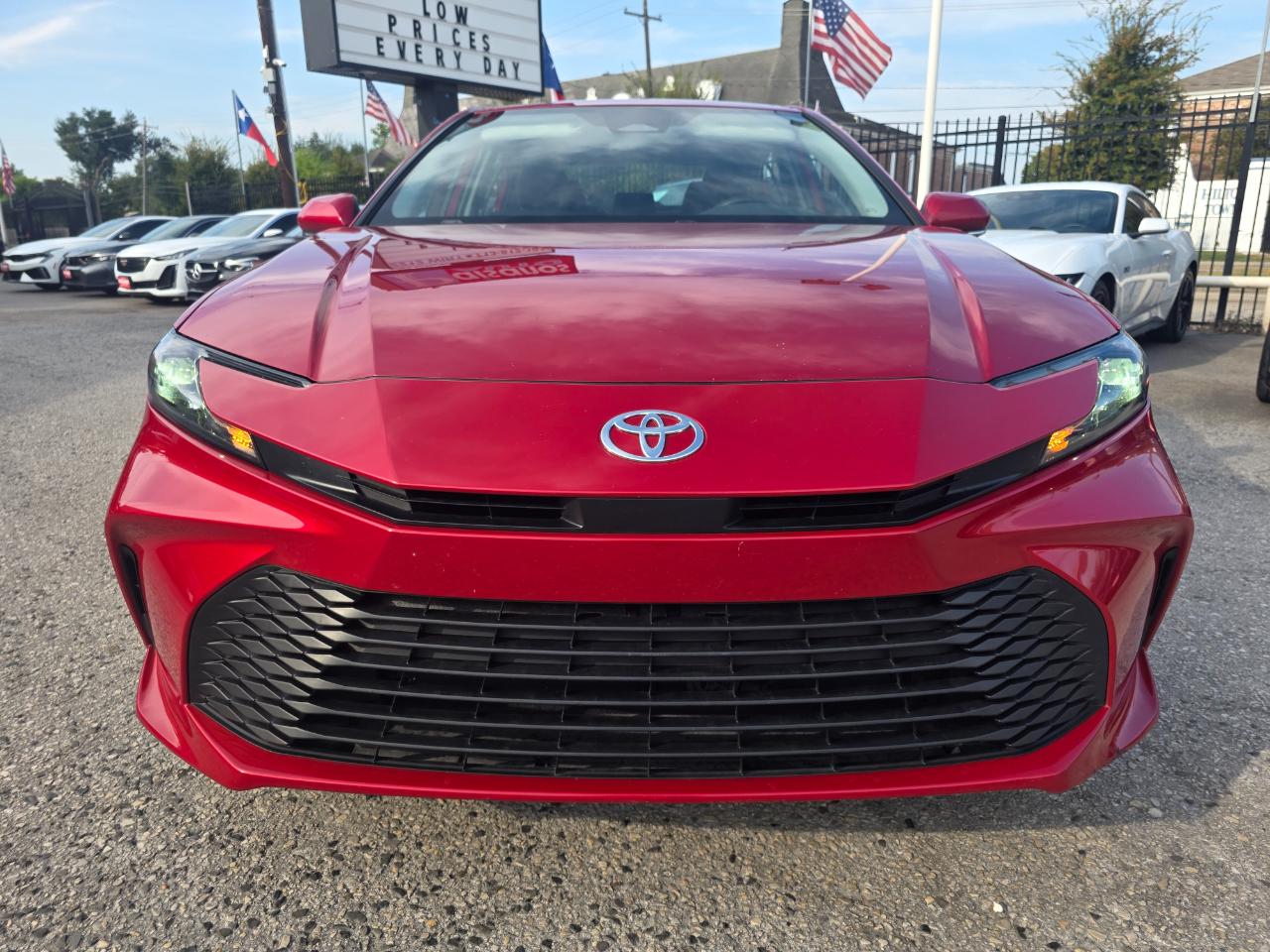 Toyota Camry Hybrid LE 2025