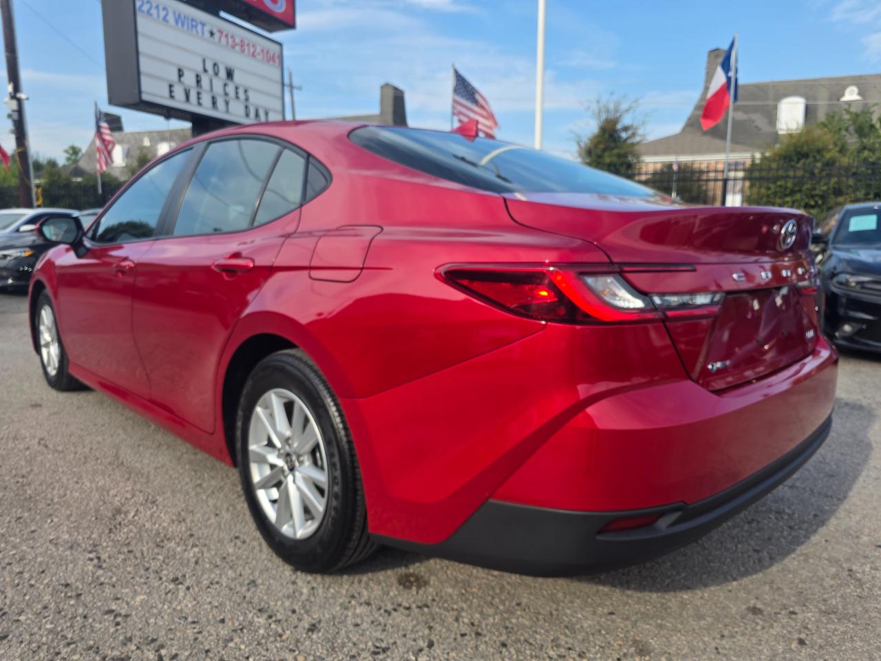 Toyota Camry Hybrid LE 2025