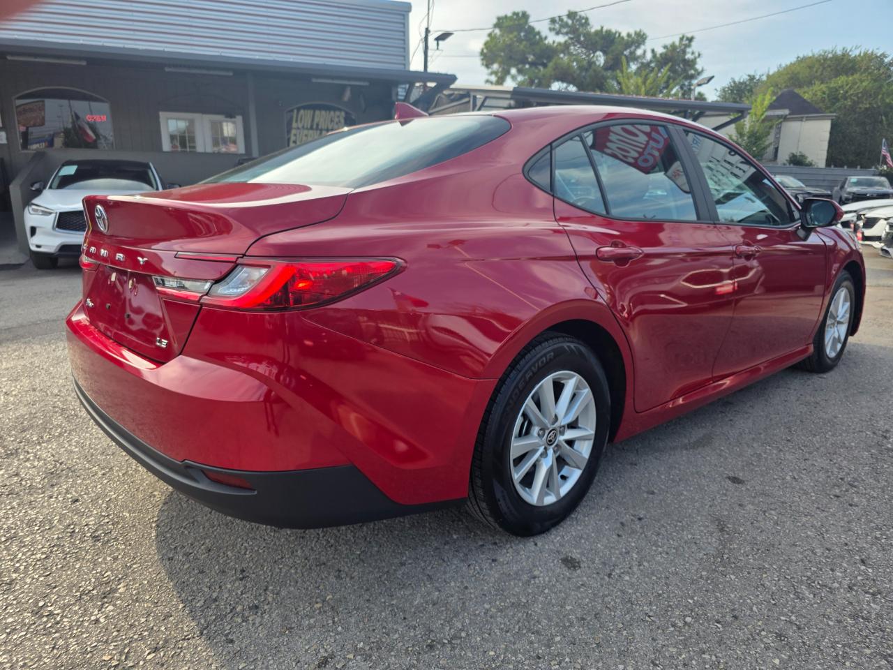 Toyota Camry Hybrid LE 2025