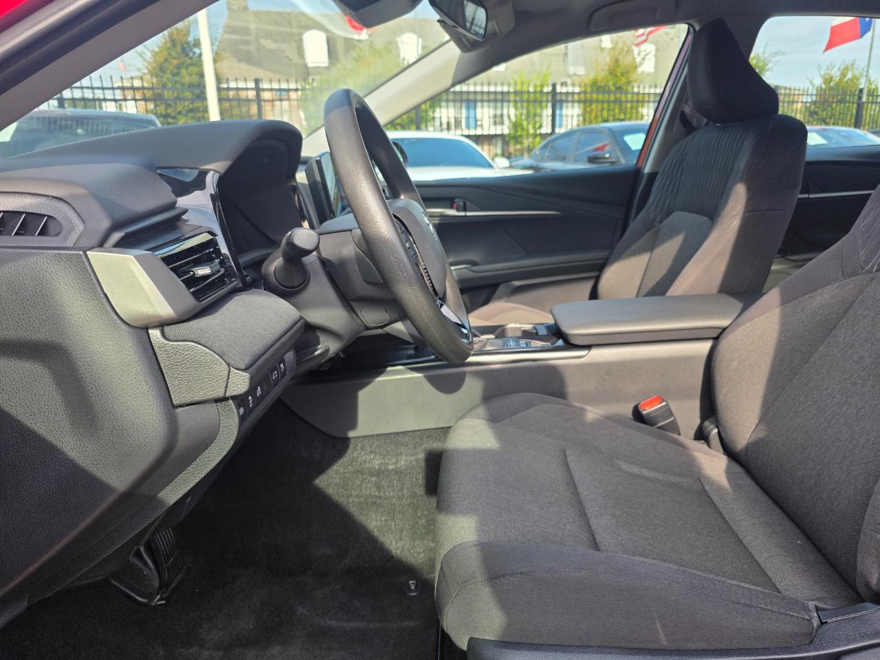 Toyota Camry Hybrid LE 2025