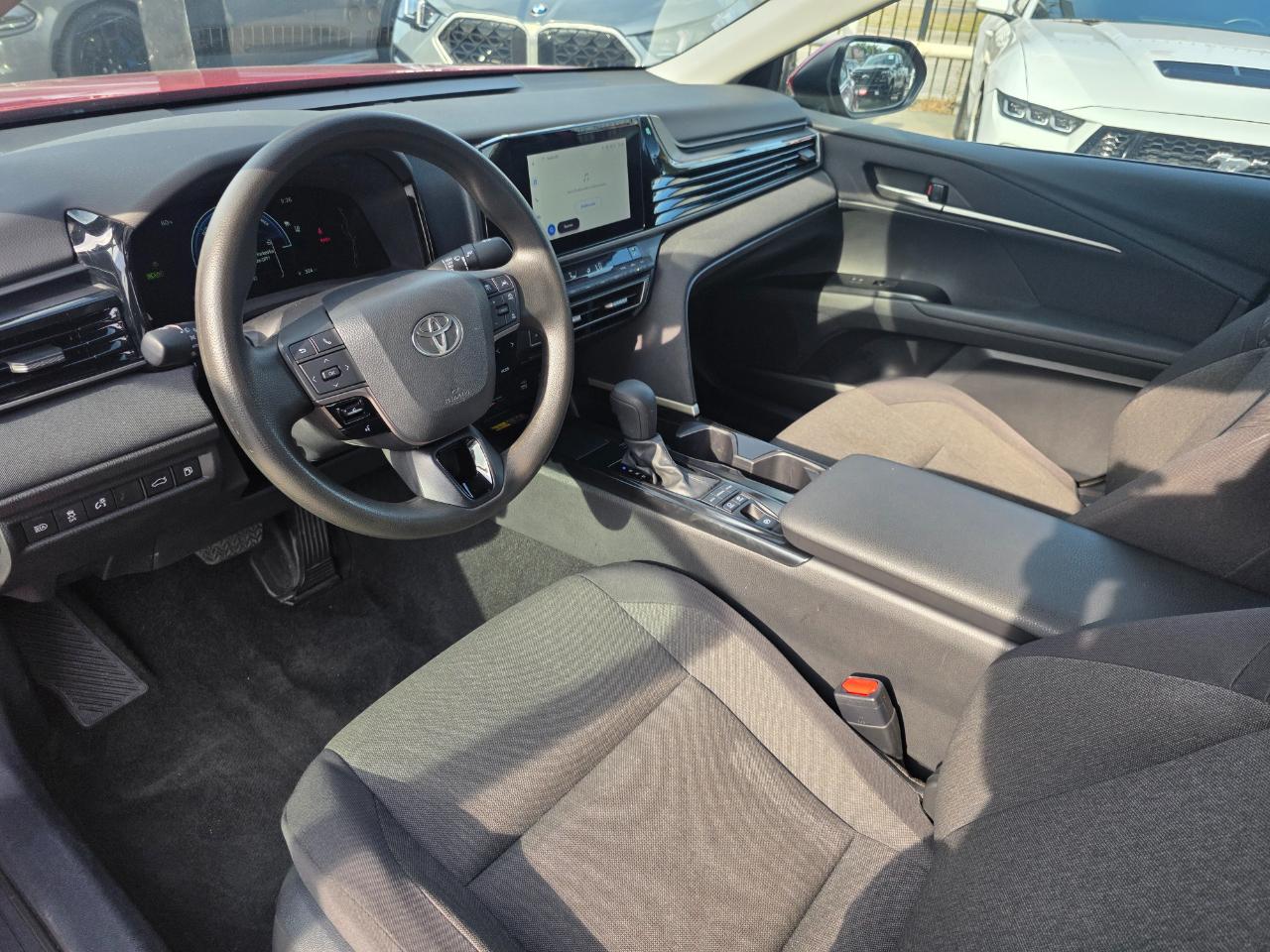 Toyota Camry Hybrid LE 2025