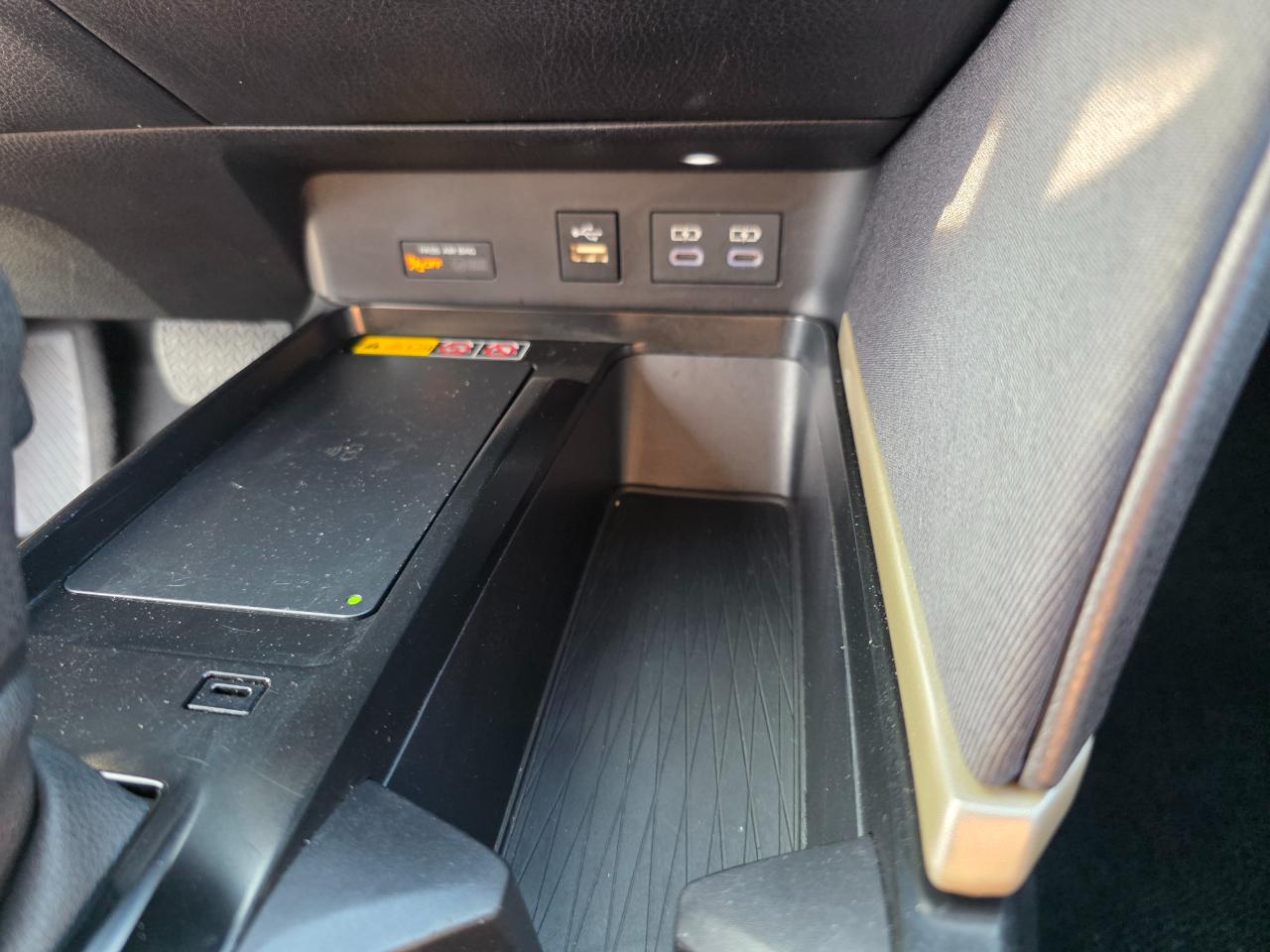 Toyota Camry Hybrid LE 2025