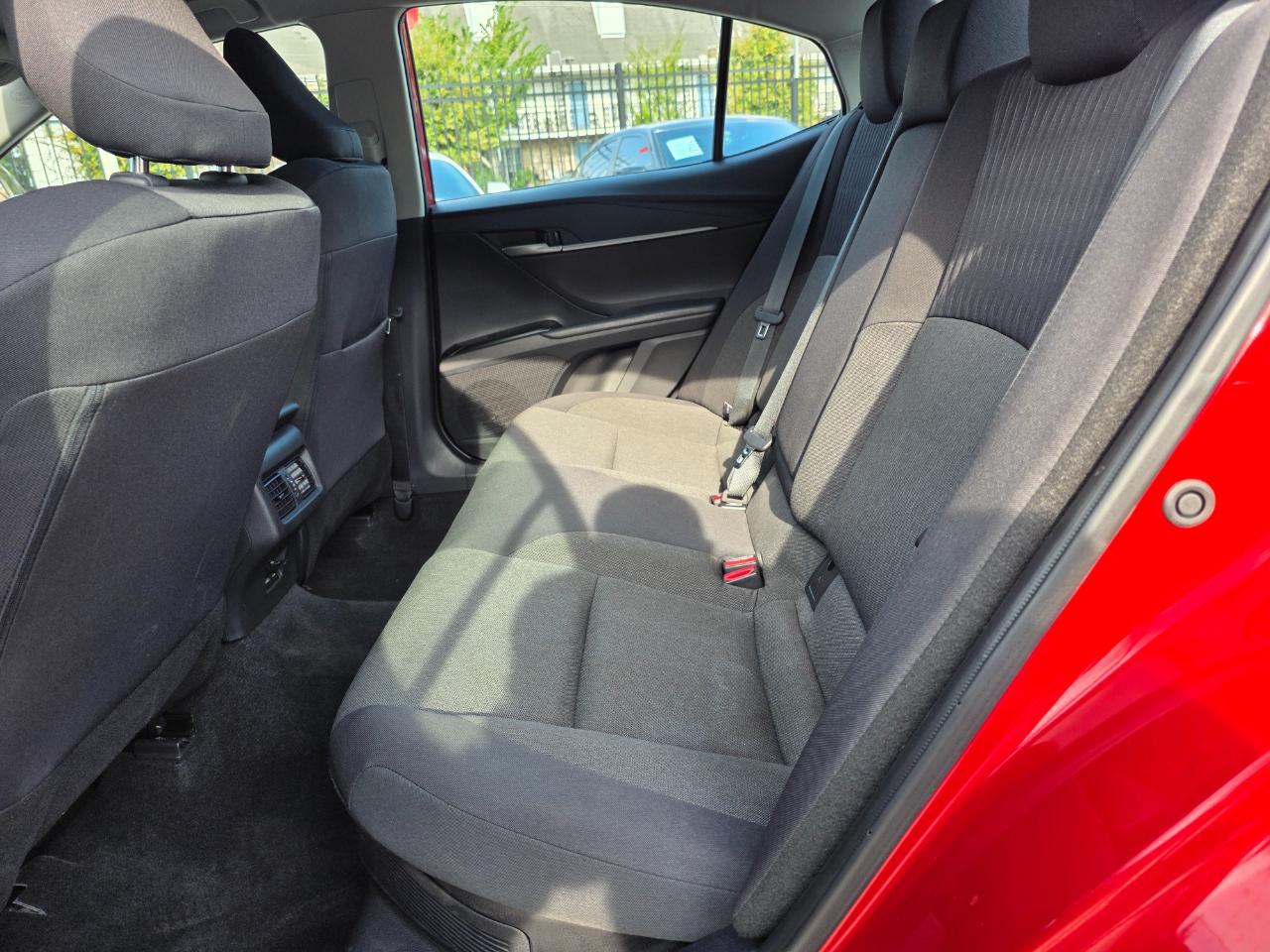 Toyota Camry Hybrid LE 2025