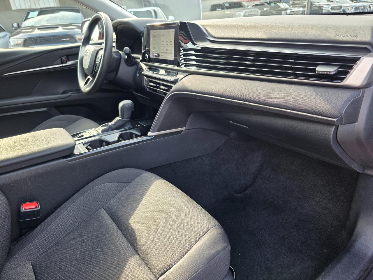 Toyota Camry Hybrid LE 2025