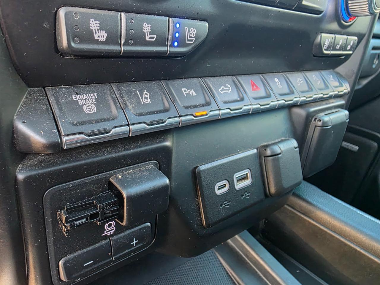 GMC Sierra 2500HD Denali Crew Cab 4WD SB 2023