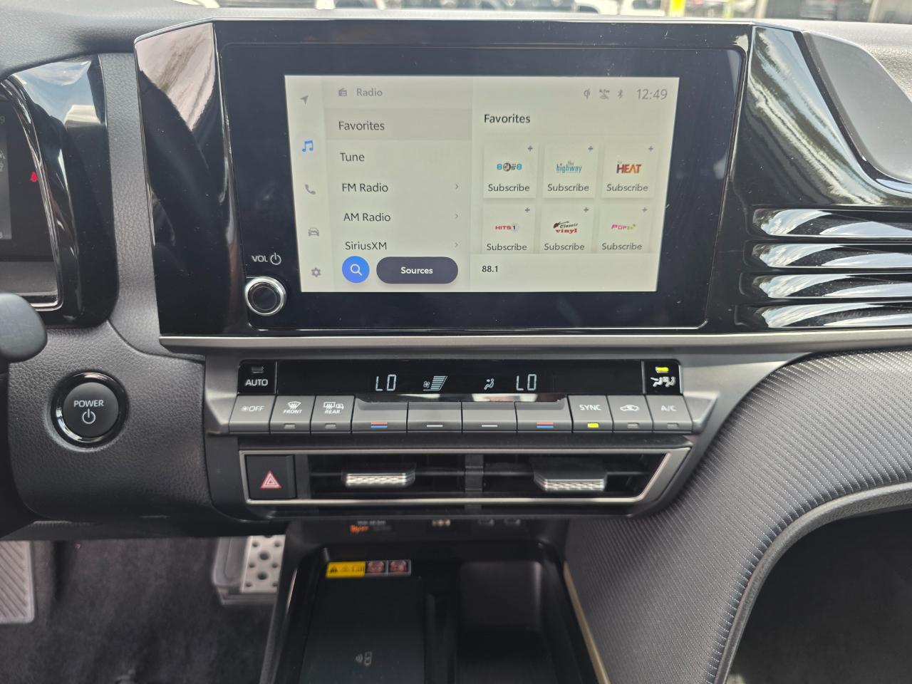 Toyota Camry Hybrid SE 2025