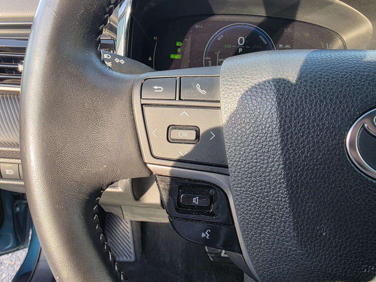 Toyota Camry Hybrid SE 2025