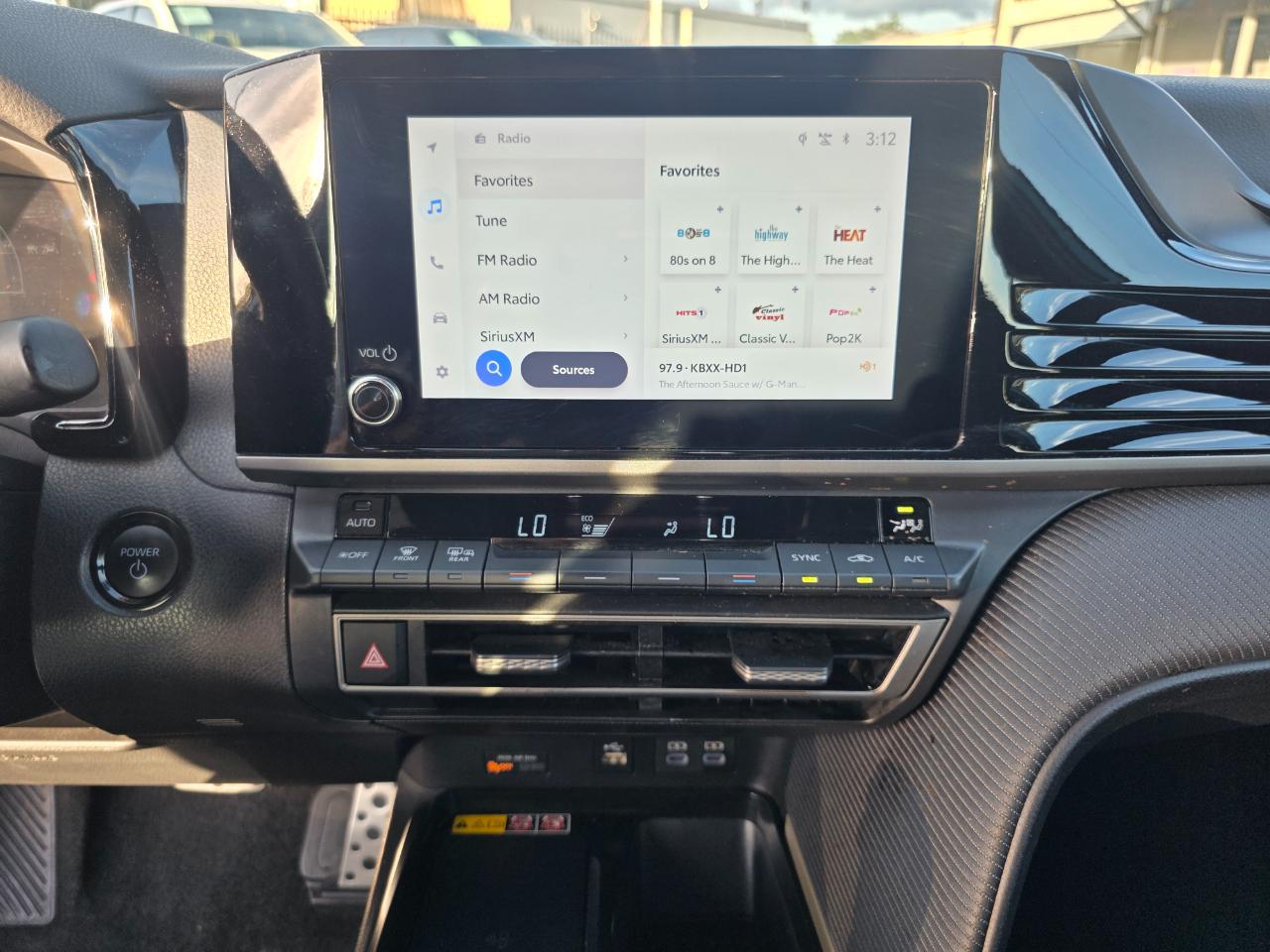Toyota Camry Hybrid SE 2025