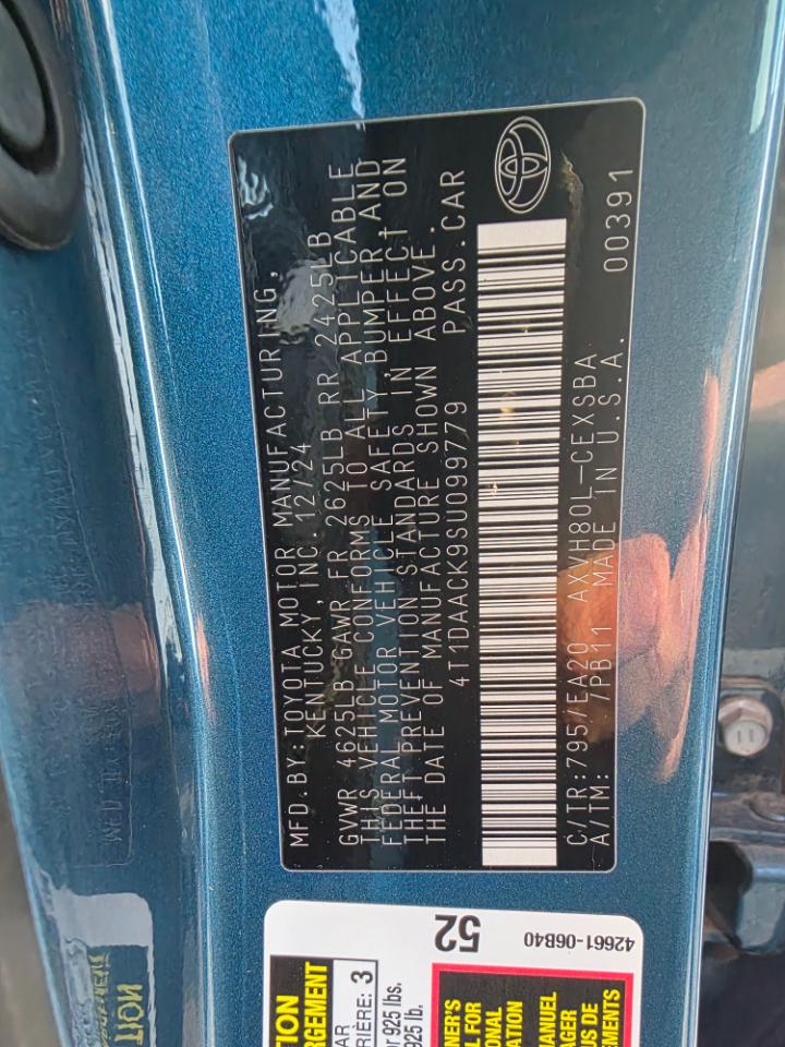 Toyota Camry Hybrid SE 2025