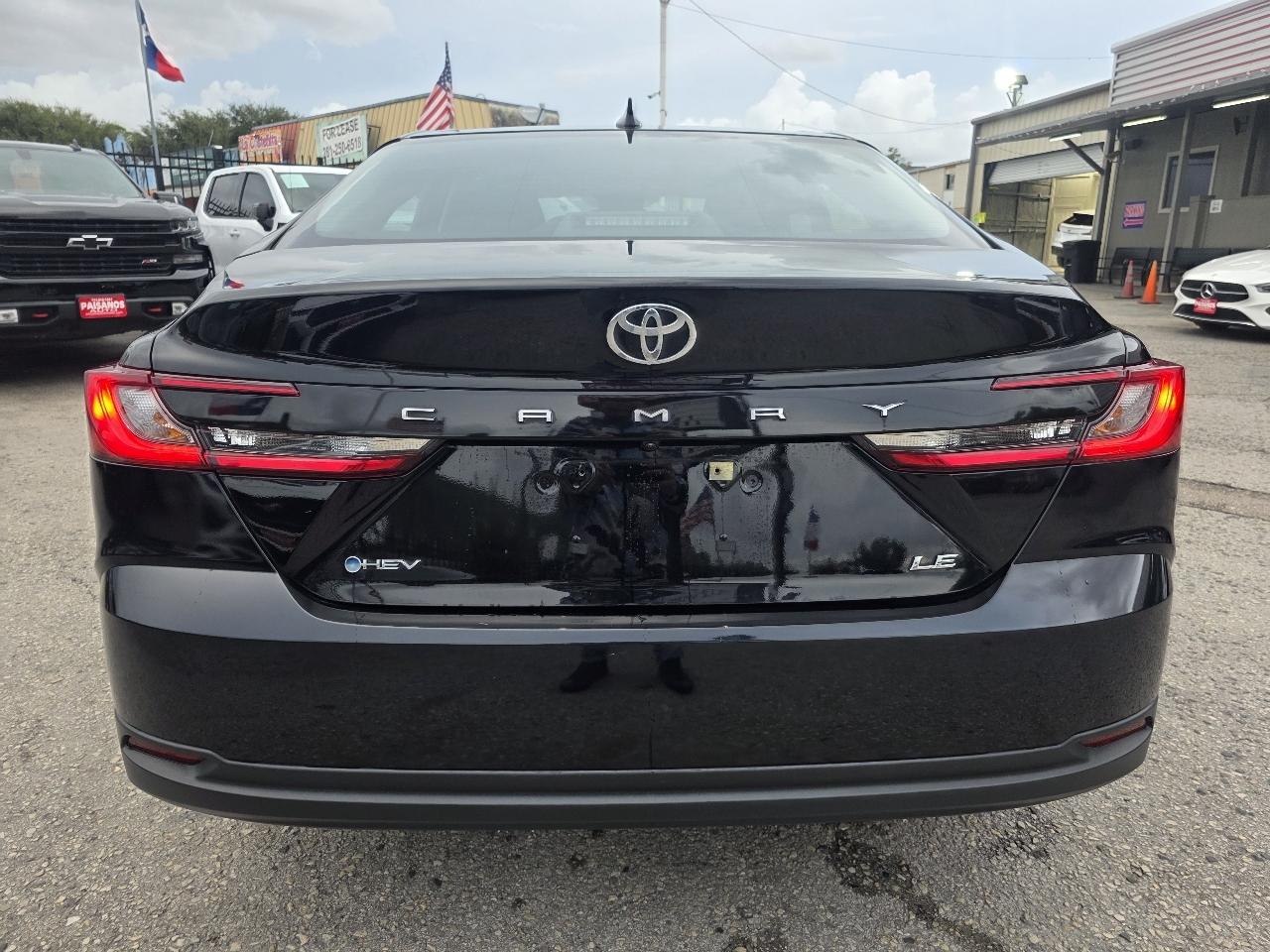 Toyota Camry Hybrid LE 2025