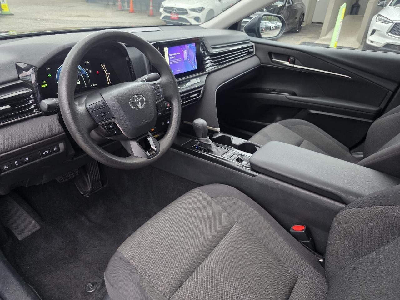 Toyota Camry Hybrid LE 2025