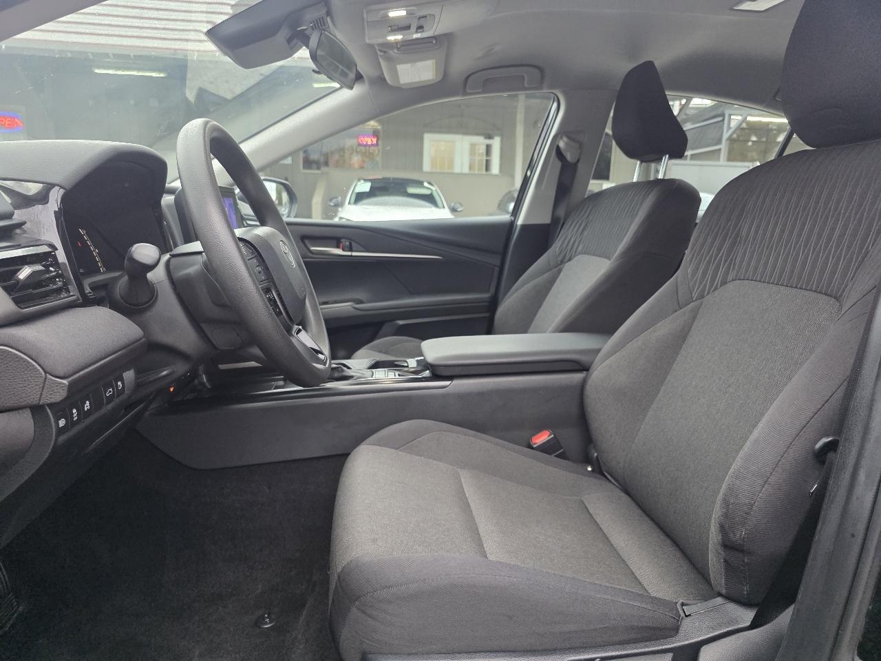 Toyota Camry Hybrid LE 2025