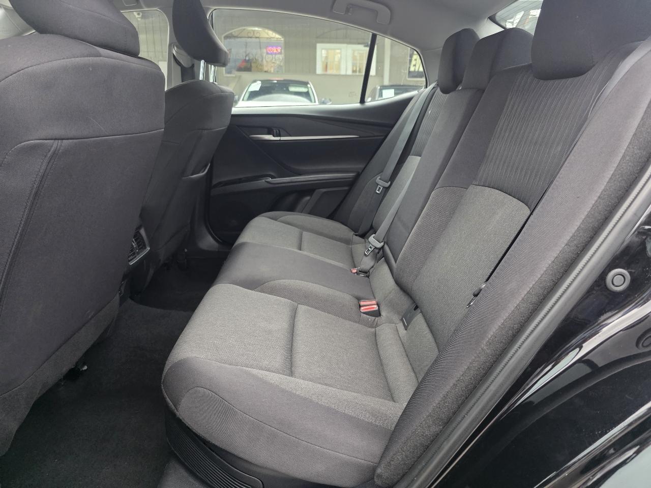 Toyota Camry Hybrid LE 2025