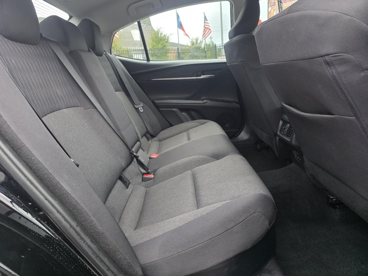 Toyota Camry Hybrid LE 2025