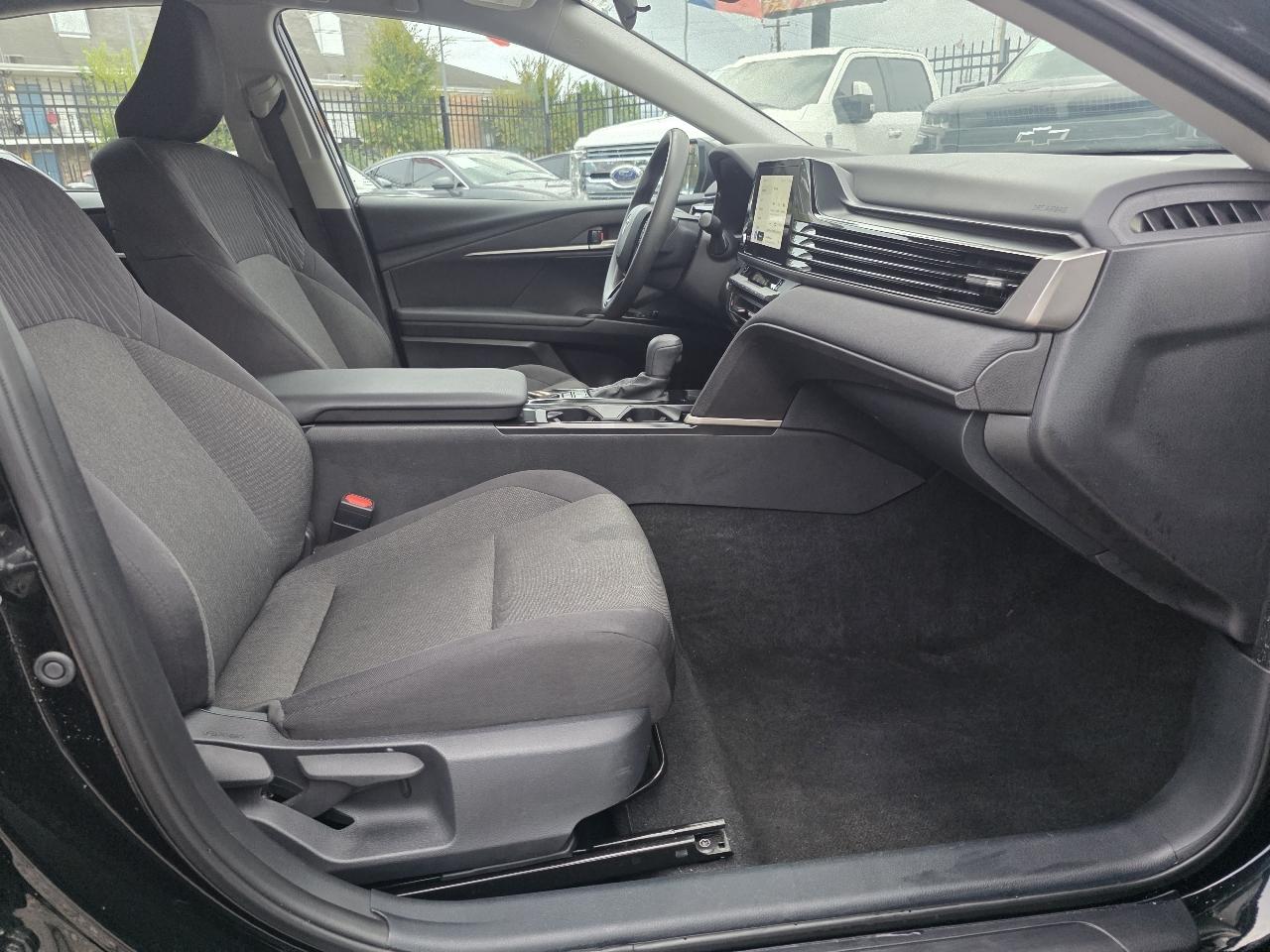 Toyota Camry Hybrid LE 2025