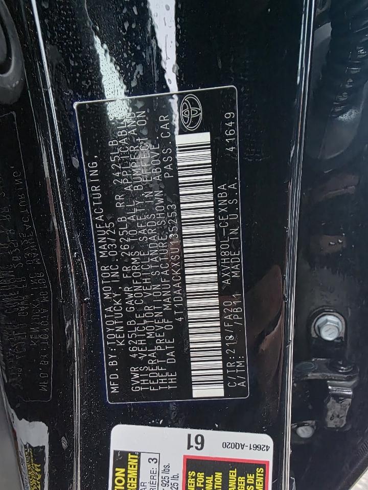 Toyota Camry Hybrid LE 2025
