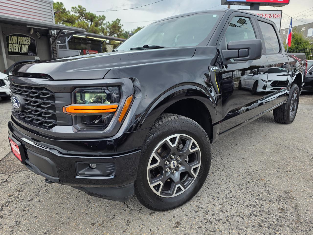 Ford F-150 STX SuperCrew 4WD 2024
