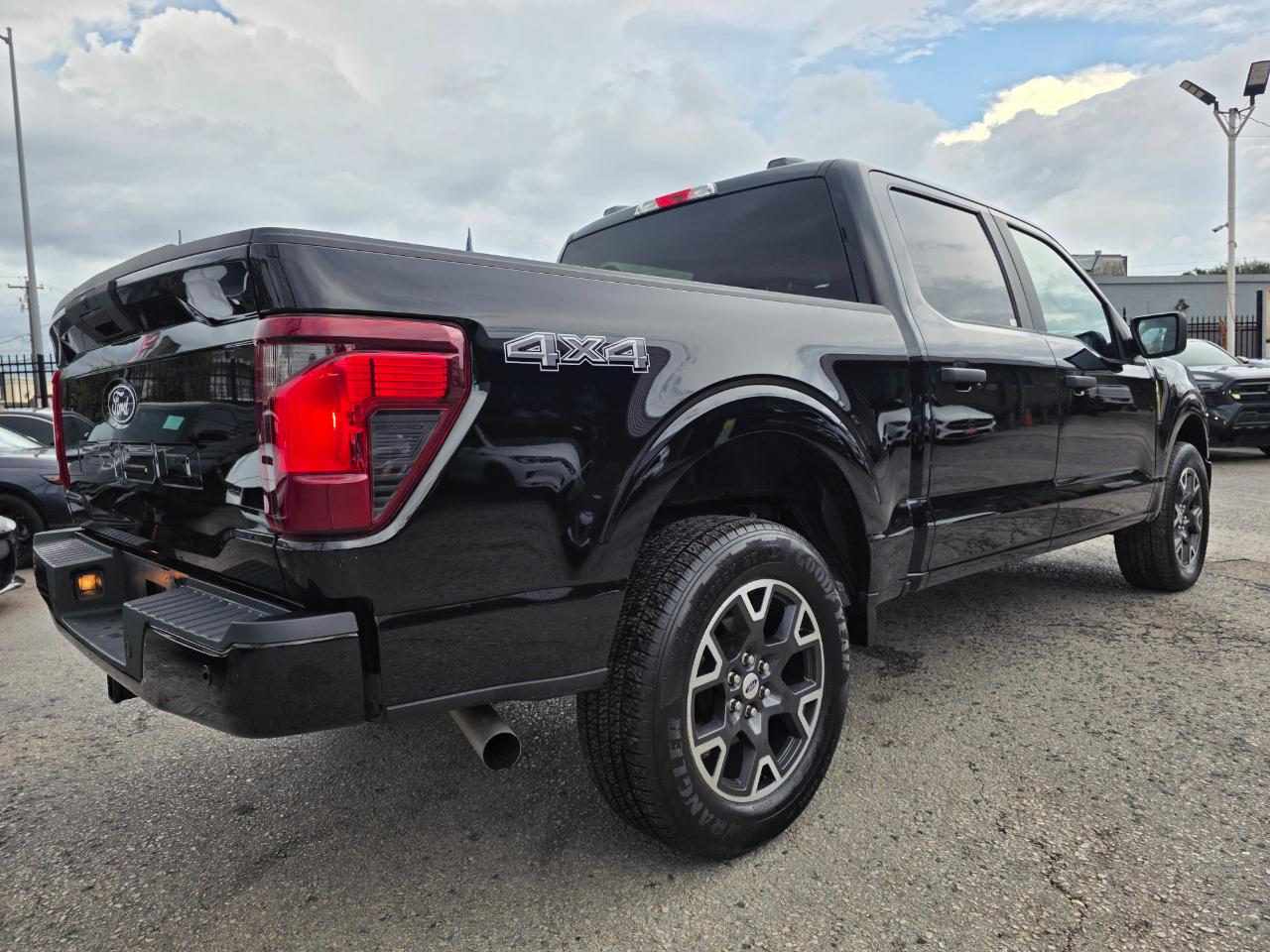 Ford F-150 STX SuperCrew 4WD 2024