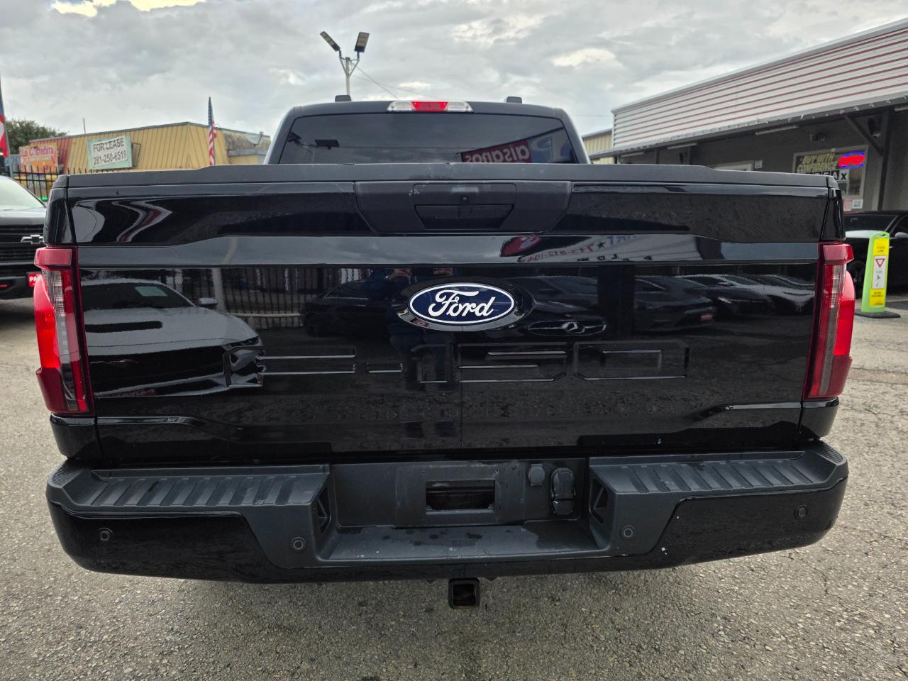 Ford F-150 STX SuperCrew 4WD 2024