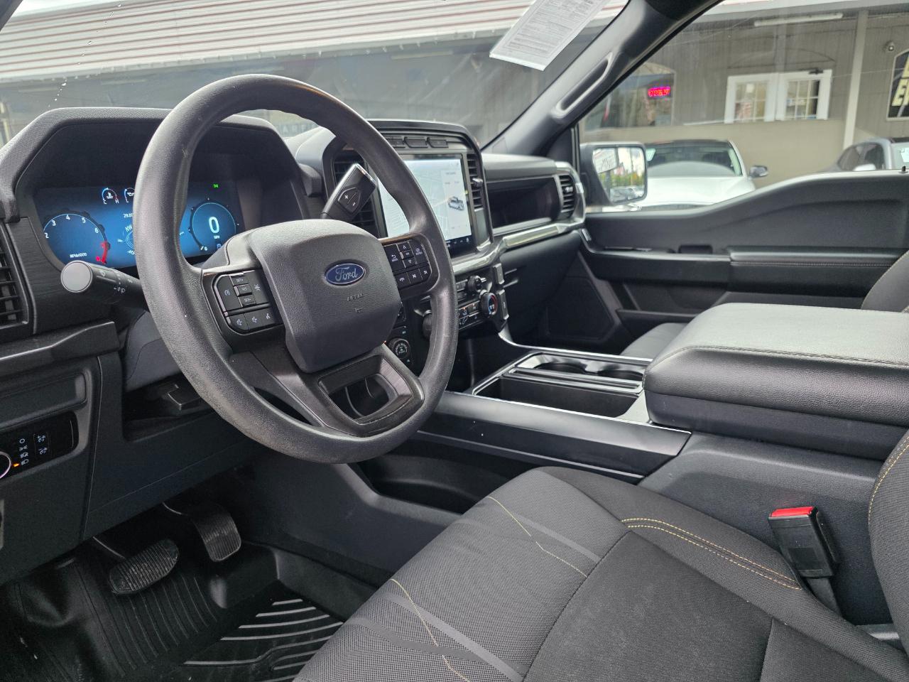 Ford F-150 STX SuperCrew 4WD 2024